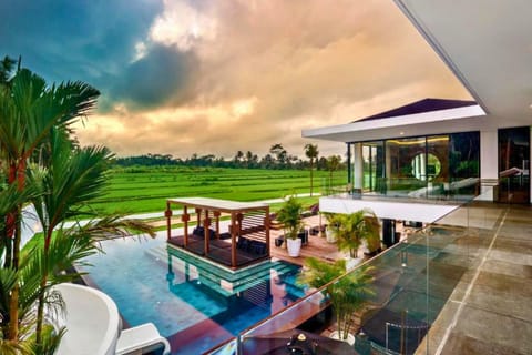 Property building, Swimming pool