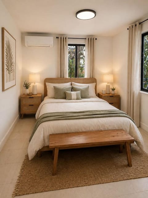 Bed, Photo of the whole room, Bedroom, air conditioner