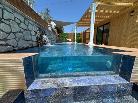 Property building, Day, Pool view, Swimming pool