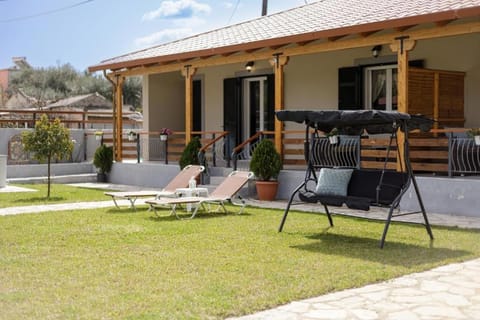 Property building, Spring, Day, Garden, Garden view