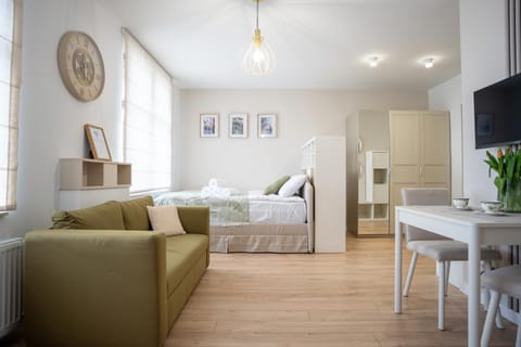 Bed, Living room