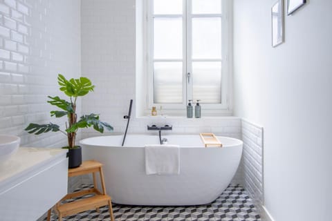 Bathroom, Bath, towels