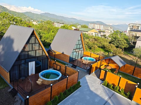 Property building, Natural landscape, Hot Tub, Mountain view, Pool view