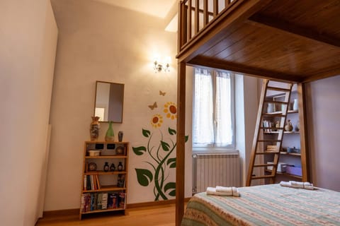 Bed, Library, Photo of the whole room, Bedroom