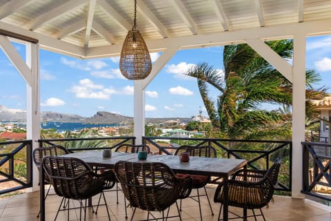View (from property/room), Balcony/Terrace, Seating area
