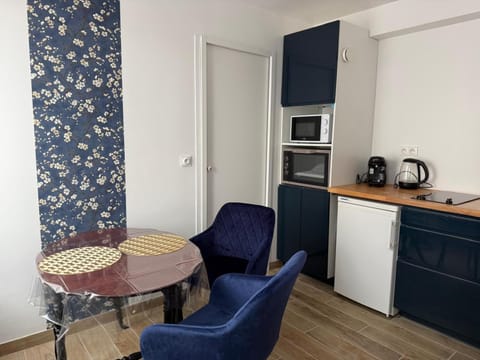 Dining area, dishwasher, microwave, oven, stove, kitchen