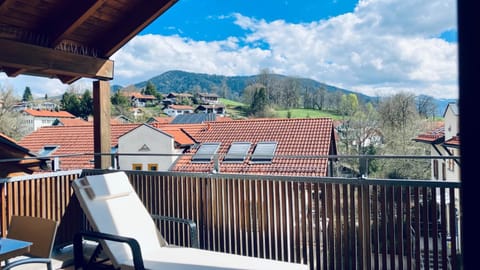 View (from property/room), Balcony/Terrace, Mountain view