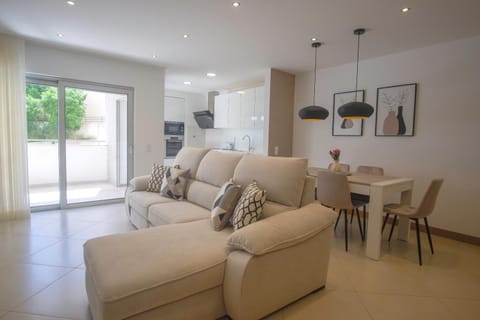 Living room, Meals