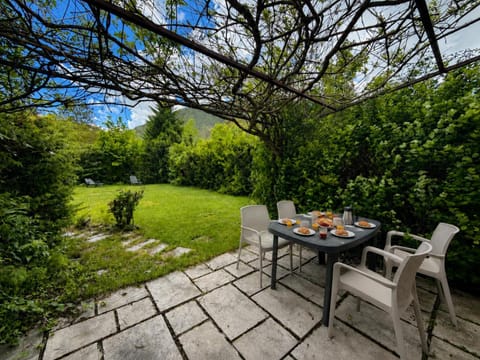 Patio, Garden, Dining area