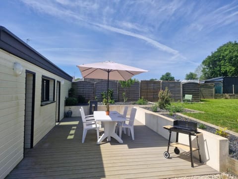Property building, Patio, BBQ facilities, Garden, Balcony/Terrace, Garden view