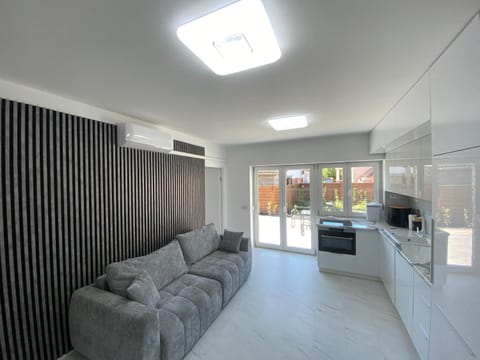 TV and multimedia, Kitchen or kitchenette, Living room