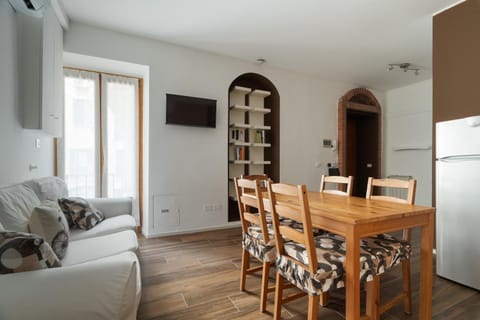 TV and multimedia, Living room, Dining area