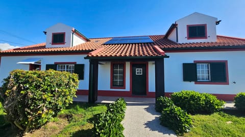 Property building, Facade/entrance, Garden
