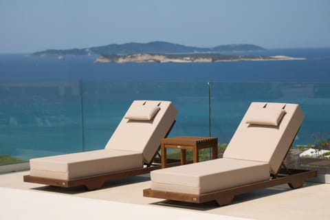 Sea view, Swimming pool