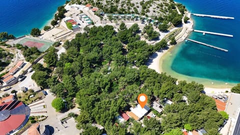 Facade/entrance, Bird's eye view, Beach