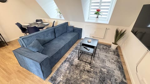 TV and multimedia, Living room, Photo of the whole room, Seating area, Evening entertainment, Evening entertainment, Family, Family, Quiet street view, internet, internet