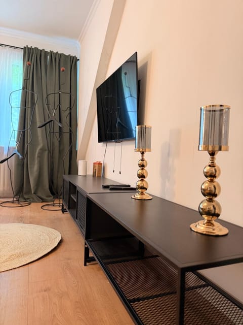 Communal lounge/ TV room, TV and multimedia