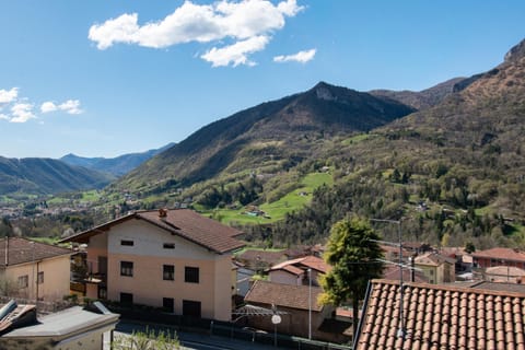 Nearby landmark, Day, Natural landscape, Mountain view