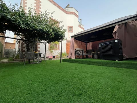 Garden, Balcony/Terrace