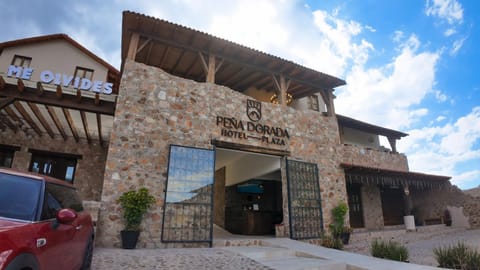 Property building, Facade/entrance, Day
