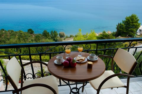 View (from property/room), Balcony/Terrace, Sea view