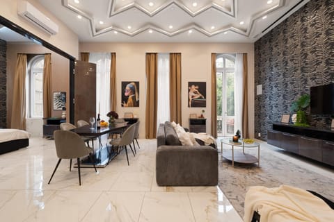 Living room, Photo of the whole room, Dining area