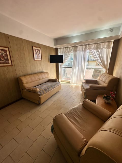 TV and multimedia, Living room, Seating area, Dining area, Entertainment, furniture