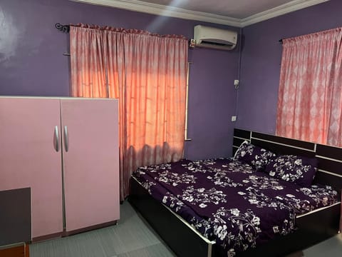 Bed, Photo of the whole room, Bedroom, wardrobe, air conditioner