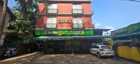 Property building, Facade/entrance, Street view, Parking