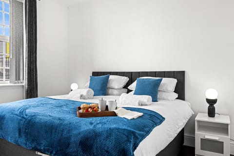 Bed, Bedroom, Breakfast