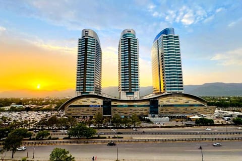 Day, Natural landscape, City view, Landmark view, Mountain view, Mountain view, Sunrise, Sunset, Parking