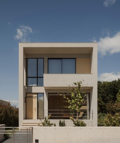 Property building, Day