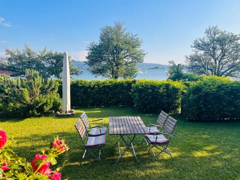 Garden, Seating area, Garden view, Lake view, Mountain view