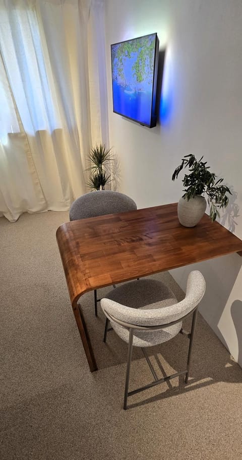 TV and multimedia, Dining area