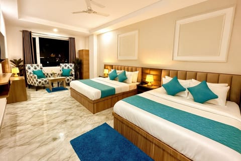 Bed, TV and multimedia, air conditioner