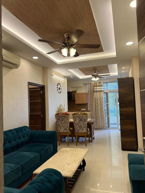 TV and multimedia, Living room, Seating area, air conditioner