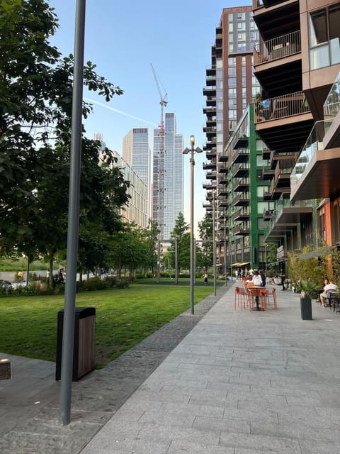 Property building, Day, Neighbourhood, Natural landscape, City view, Street view, Location