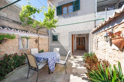 Property building, Patio, Other
