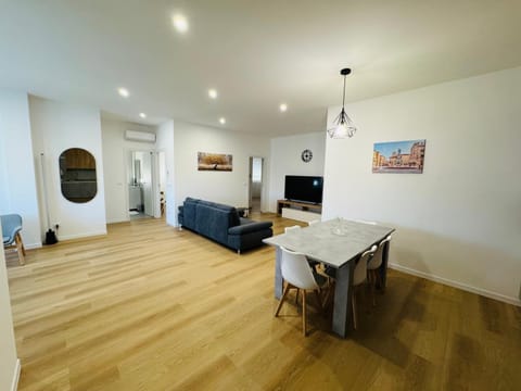 Communal lounge/ TV room, Living room, Seating area, Dining area