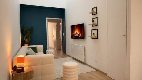TV and multimedia, Living room, Seating area