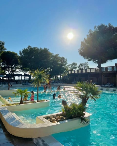 Swimming pool, Swimming pool