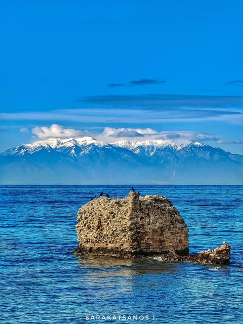 Mountain view, Sea view, Location