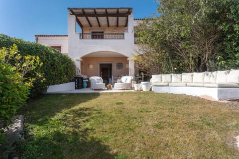 Property building, Patio, Spring, Garden, Garden view