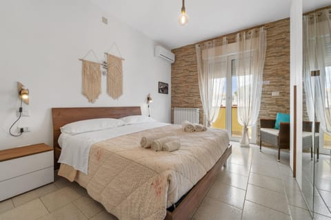 Living room, Bedroom