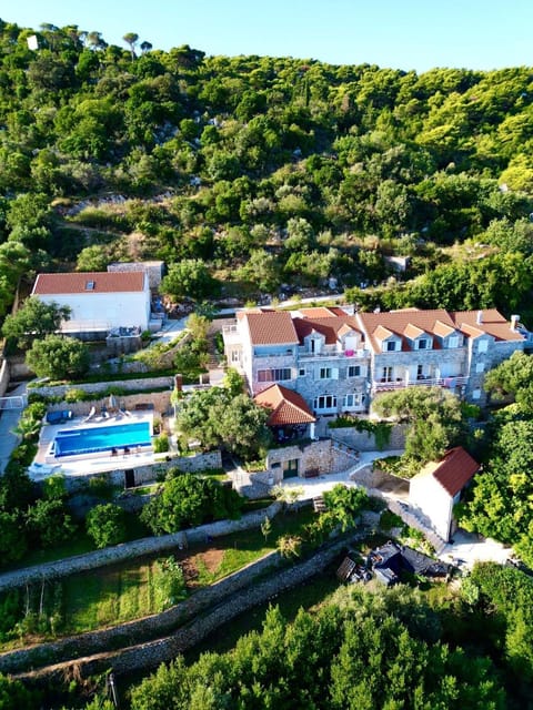 Property building, Bird's eye view, Pool view, Swimming pool
