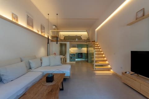 TV and multimedia, Living room, Seating area, Entertainment, kitchen, air conditioner