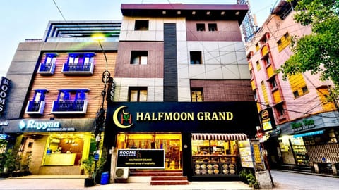 Property building, Facade/entrance