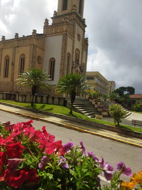 Nearby landmark, Landmark view
