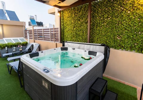 Hot Tub, View (from property/room), Seating area, sunbed