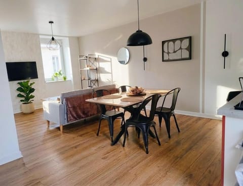 Communal lounge/ TV room, TV and multimedia, Kitchen or kitchenette, Living room, Dining area